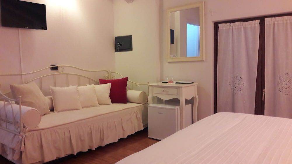 Deluxe Double or Twin Room photo 3