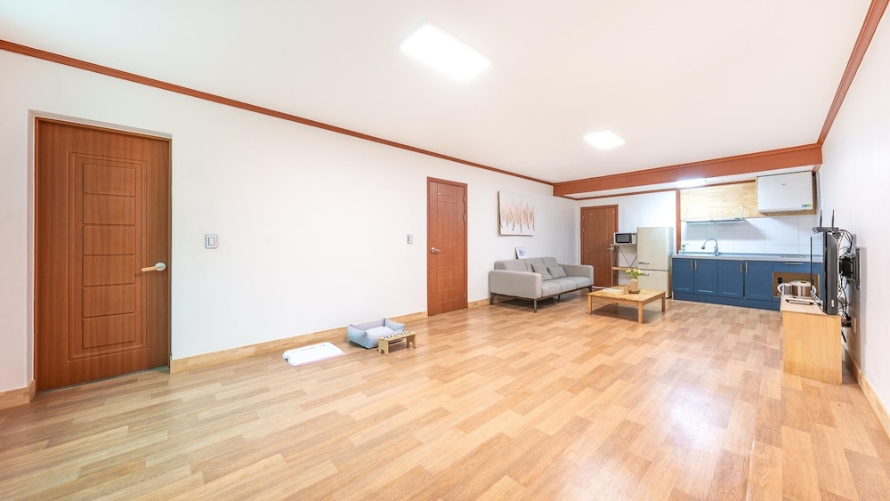 Basic Room, 1 Bedroom (Ssum ba gwi) - Photo 10