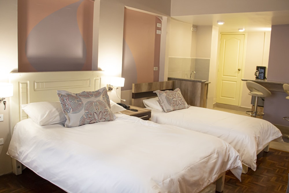 Superior Suite, 1 Bedroom, City View photo 2