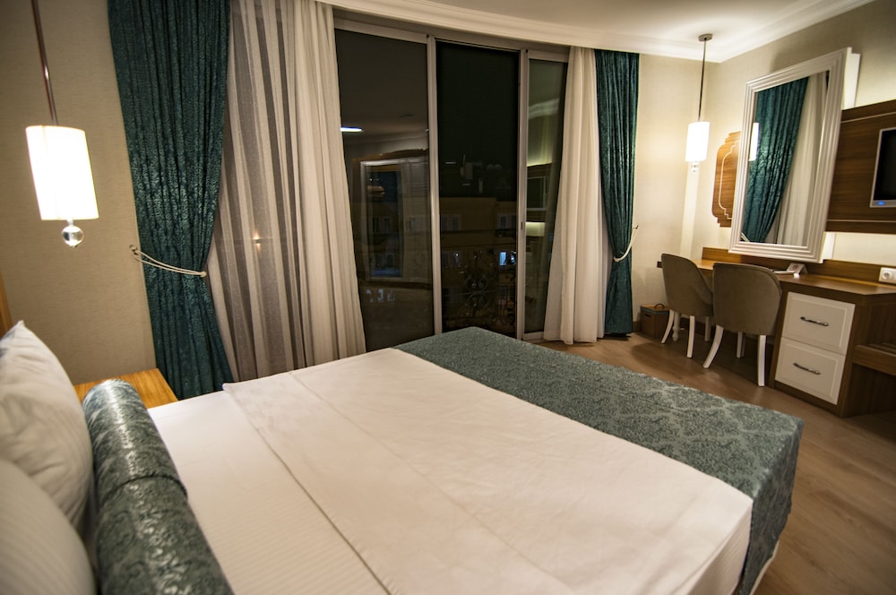 Standard Double or Twin Room, City View