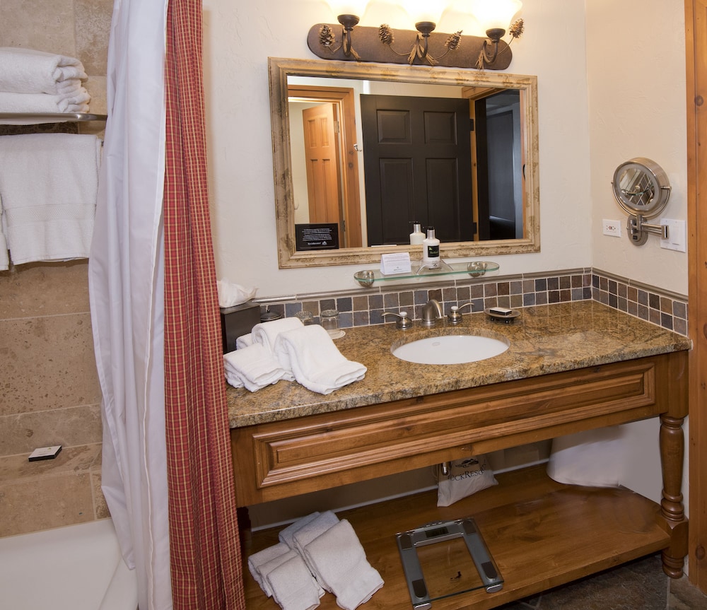 Superior Room, 2 Queen Beds - Photo 6
