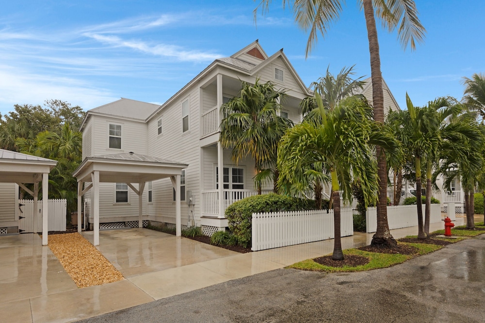 Villa photo 3