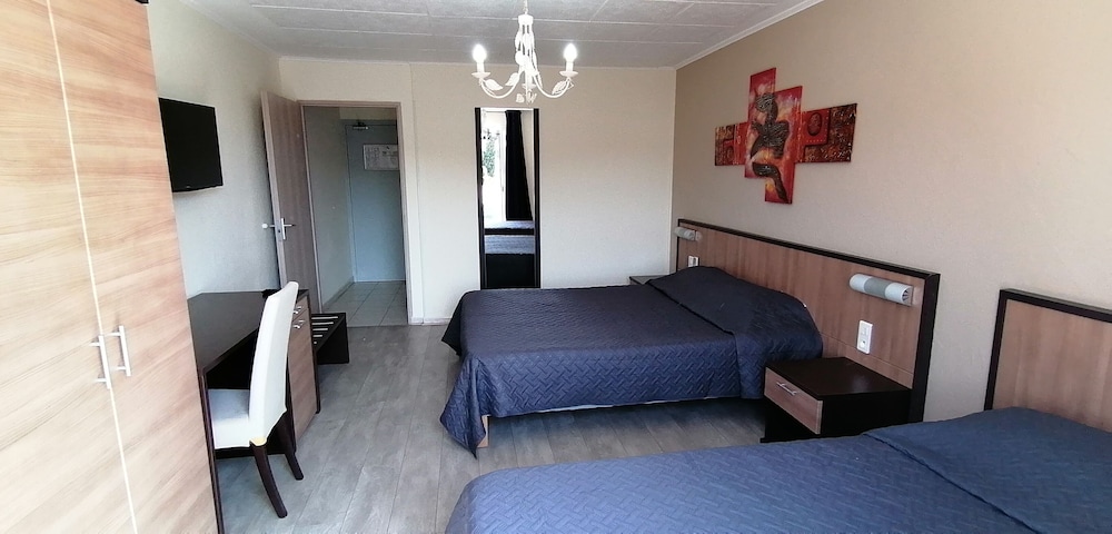 Standard Triple Room, Ensuite (Triple) - Photo 4