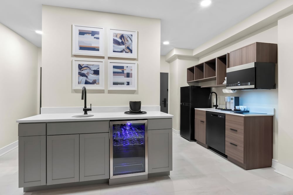 Premium Suite, 1 Bedroom - Photo 2