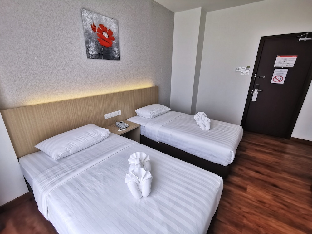Standard Twin Room - Photo 5