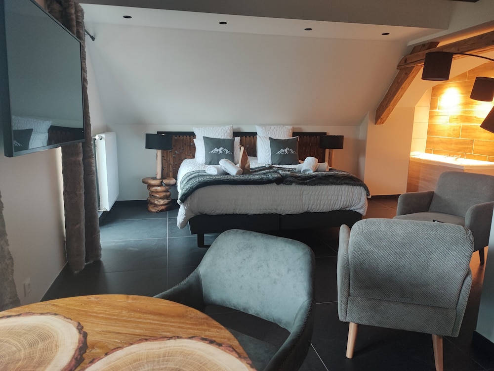 Luxury Studio Suite photo 2