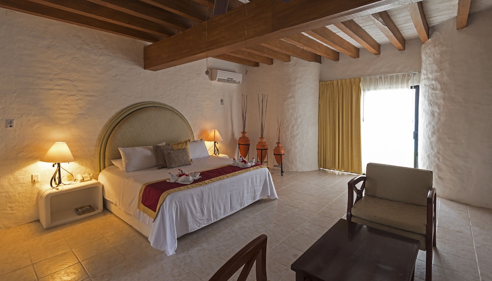 Villa - Photo 1