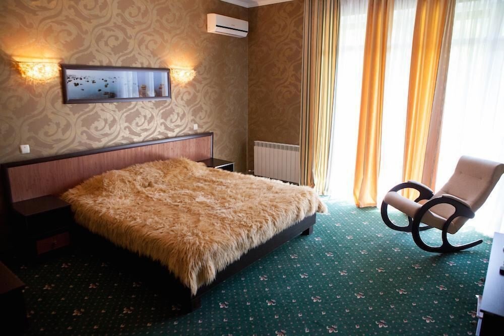 Family House, 1 King Bed With Sofa Bed, Mountain View photo 1