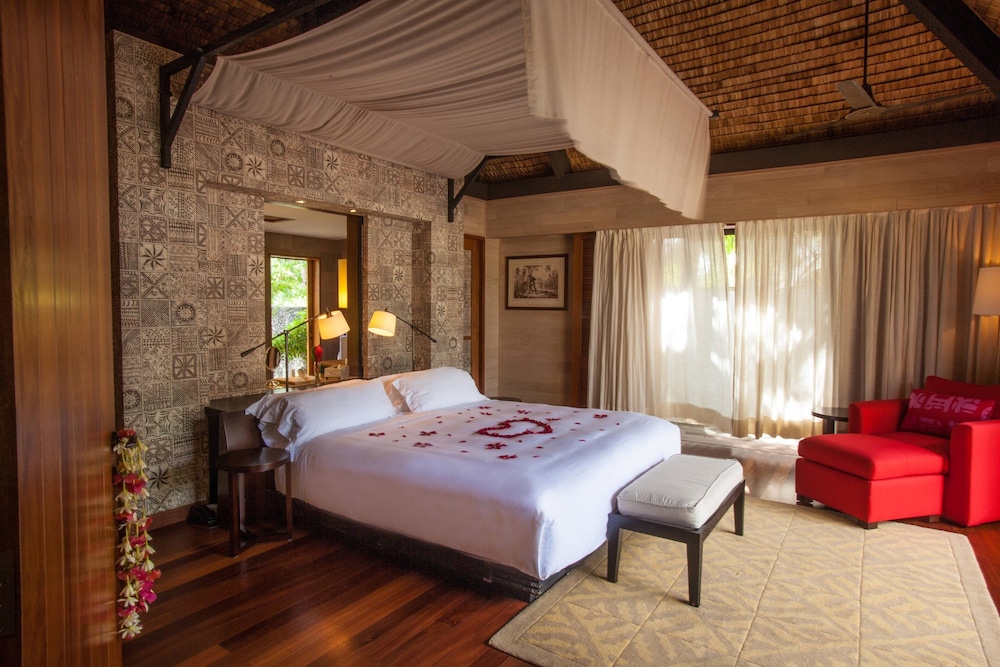 Villa, 1 King Bed With Sofa Bed, Lagoon View (beachside)