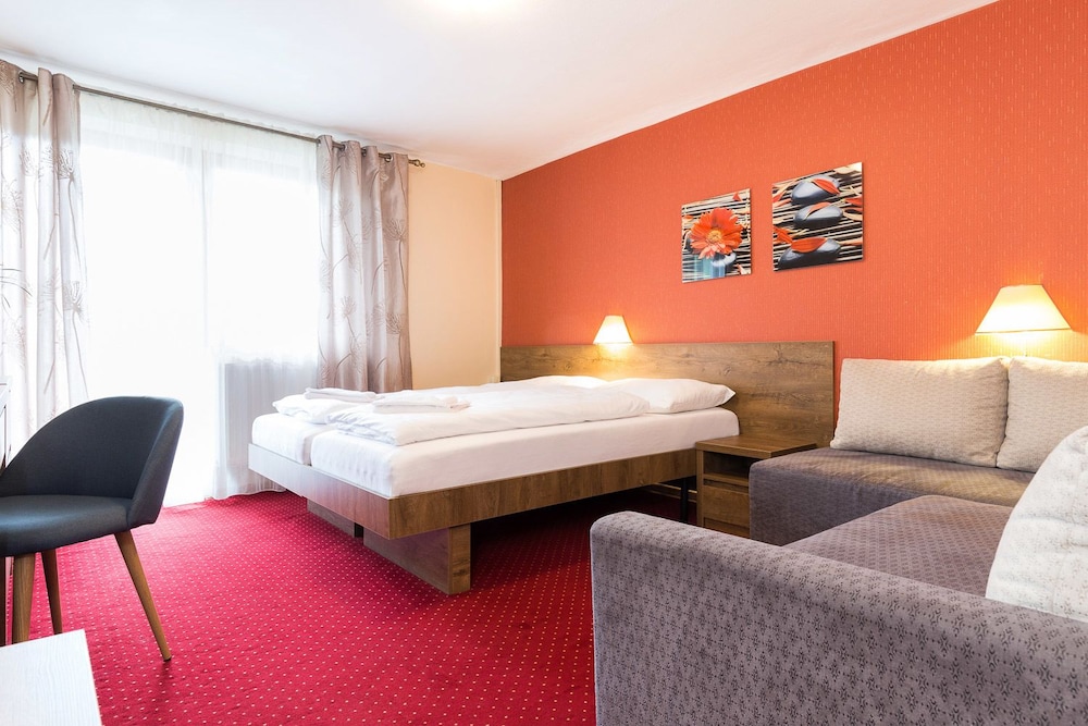 Double Room - Photo 9