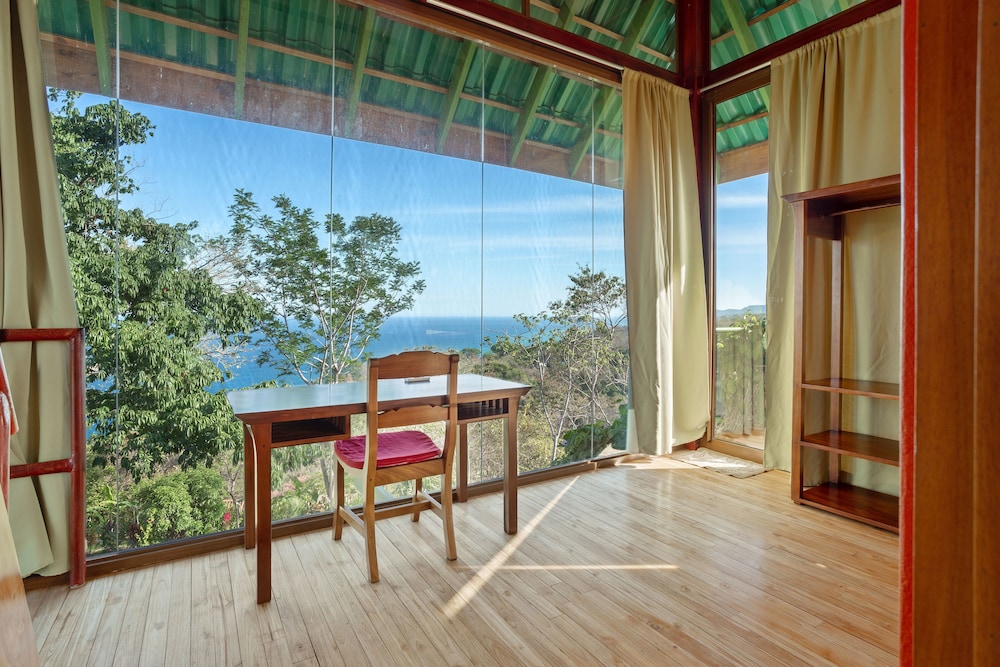 Panoramic Tree House, Ocean View (Garuda Treehouse) photo 1
