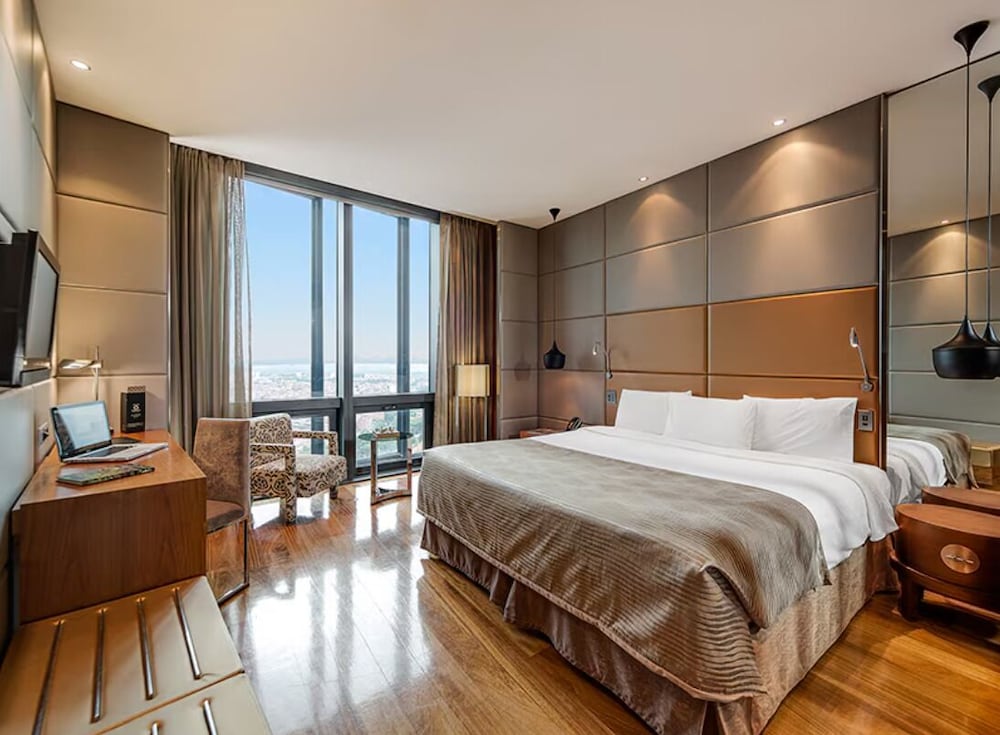Superior Room (Views to Castellana)