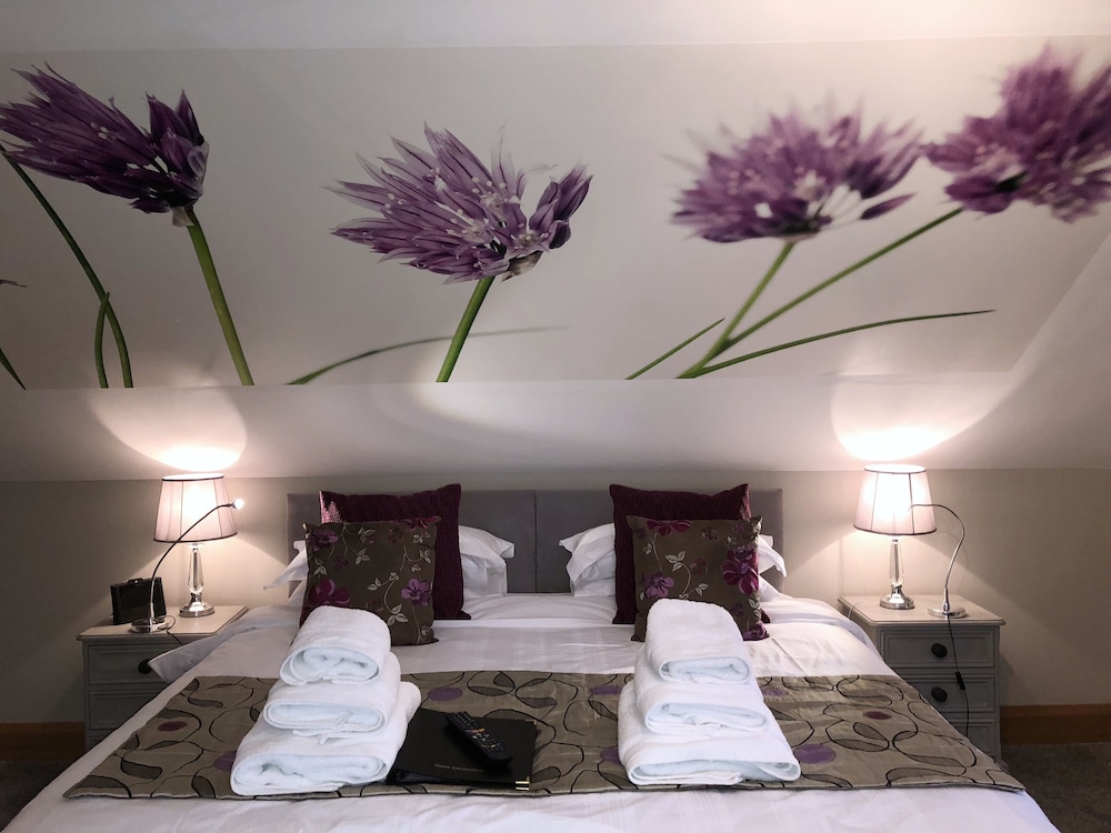 Luxury Double Room, Ensuite, Garden View (Maggies Room) photo 1