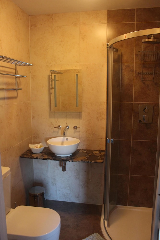 Deluxe Double Or Twin Room, Ensuite photo 3