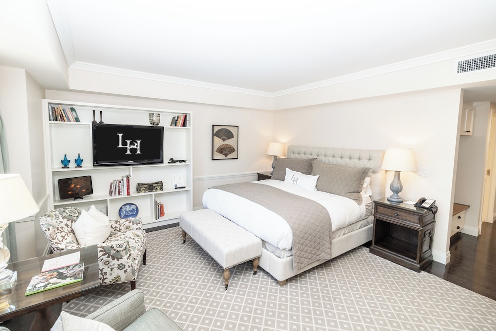 Suite (Cloister with King Bed - No Fireplace)