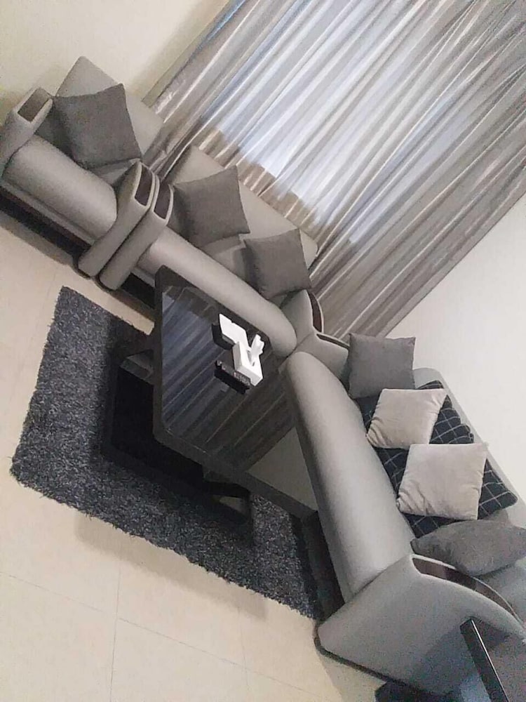 Basic Apartment photo 2