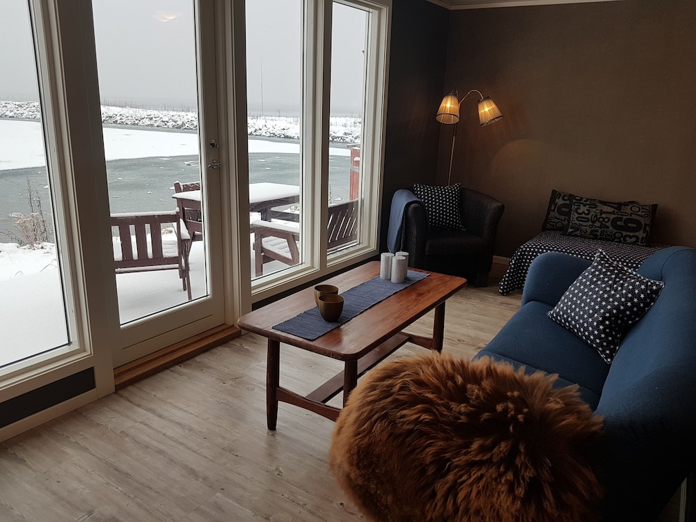 Design Cabin, 2 Bedrooms, Bay View (Ingo’s Cabin) photo 1