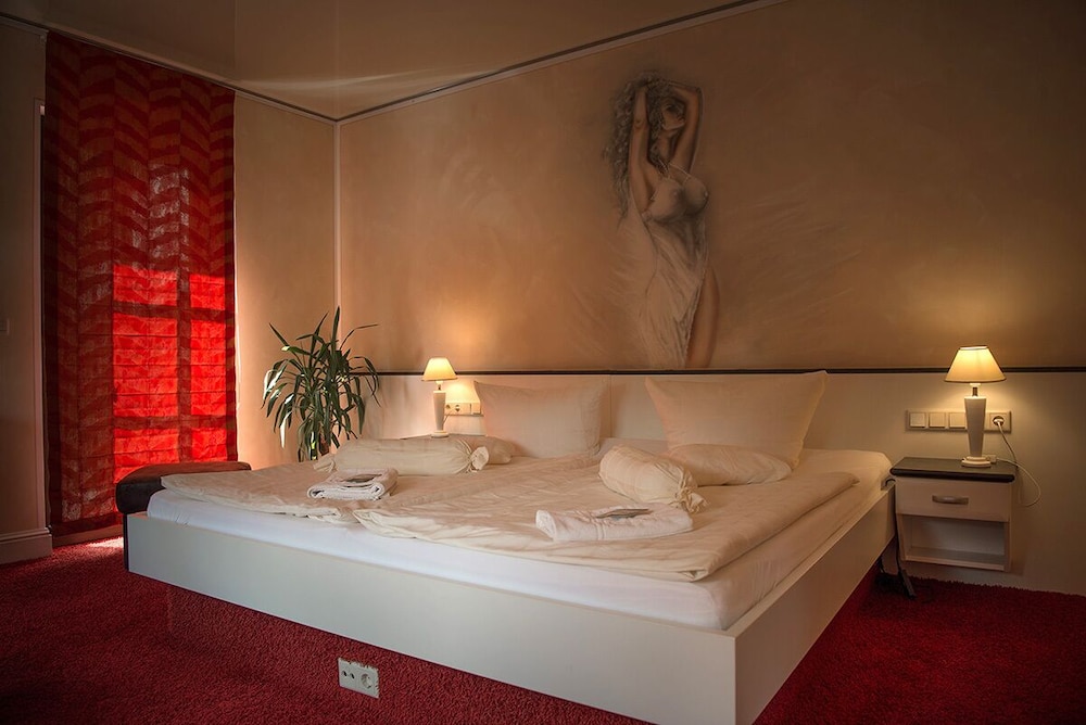 Standard Double Room - Photo 6