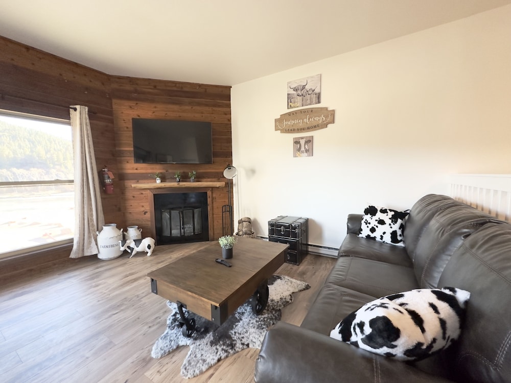 Condo, Multiple Beds, Ensuite photo 2