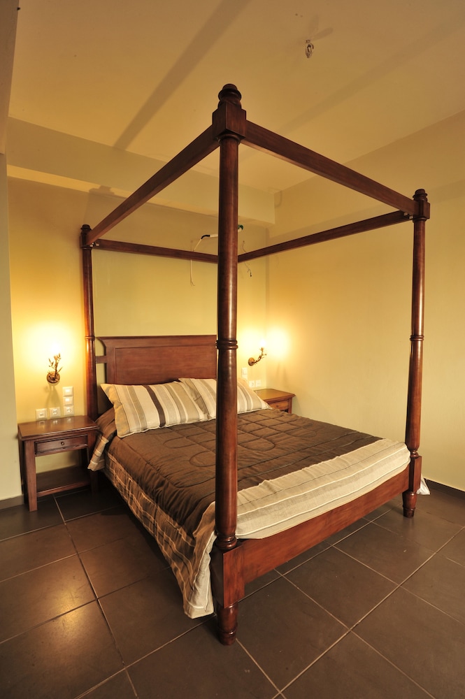 Honeymoon Suite photo 1
