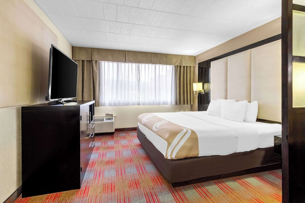 Standard Room, 1 King Bed with Sofa bed, Non Smoking - Photo 1