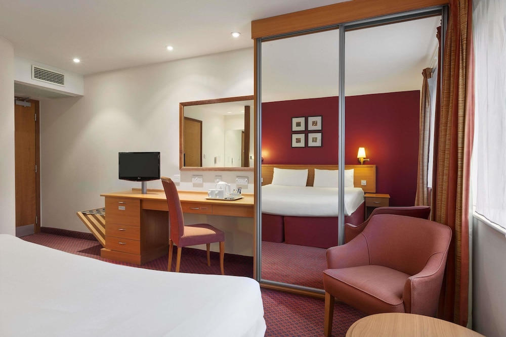 Room, 1 Double Bed, Non Smoking - Photo 3