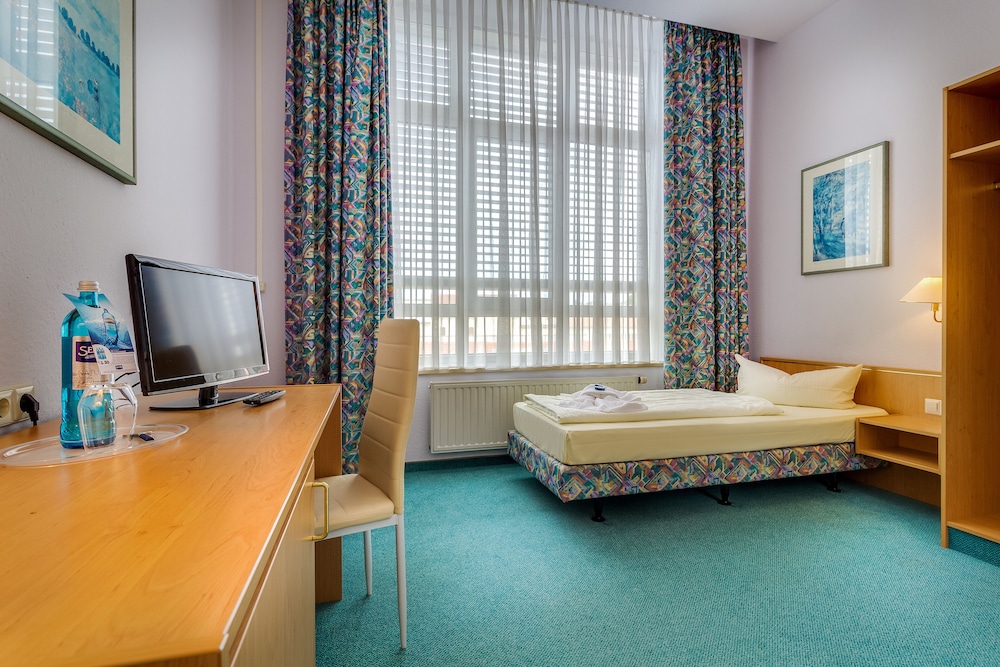 Single Room photo 2