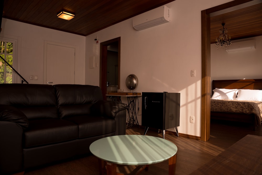 Deluxe Chalet, Fireplace, Mountain View photo 3