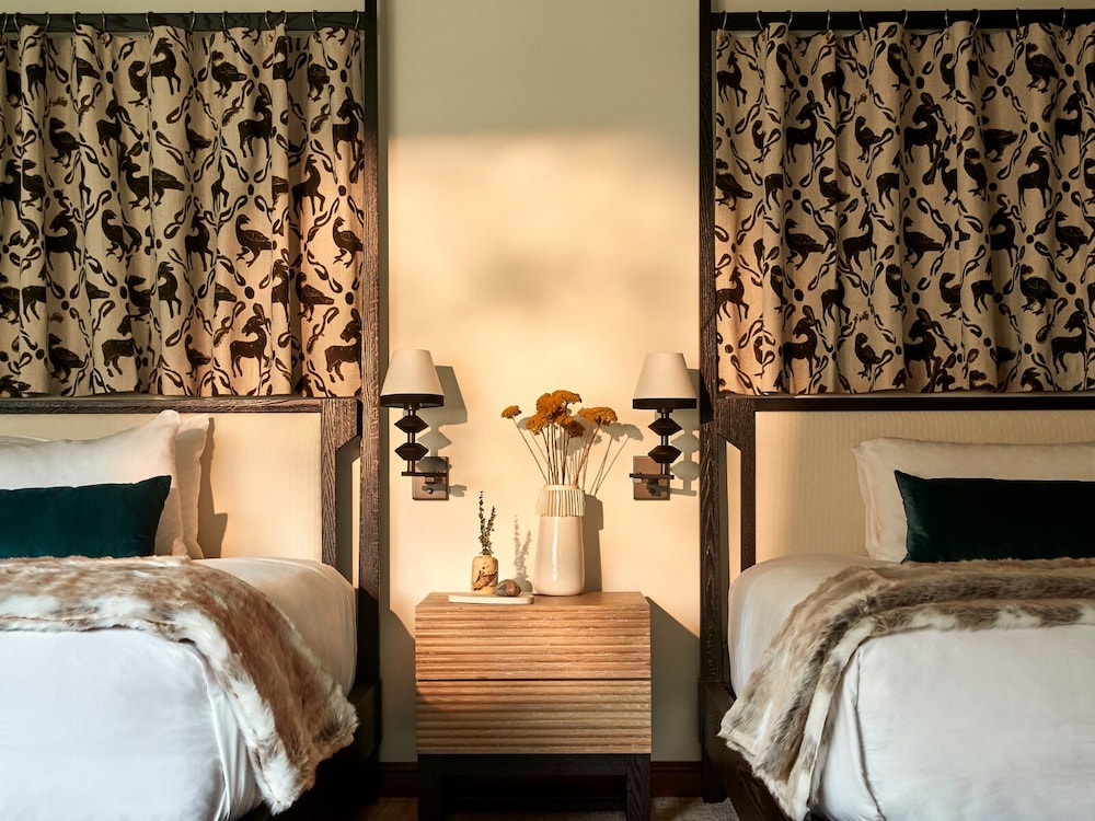 Room, 2 Queen Beds, Balcony - Photo 3