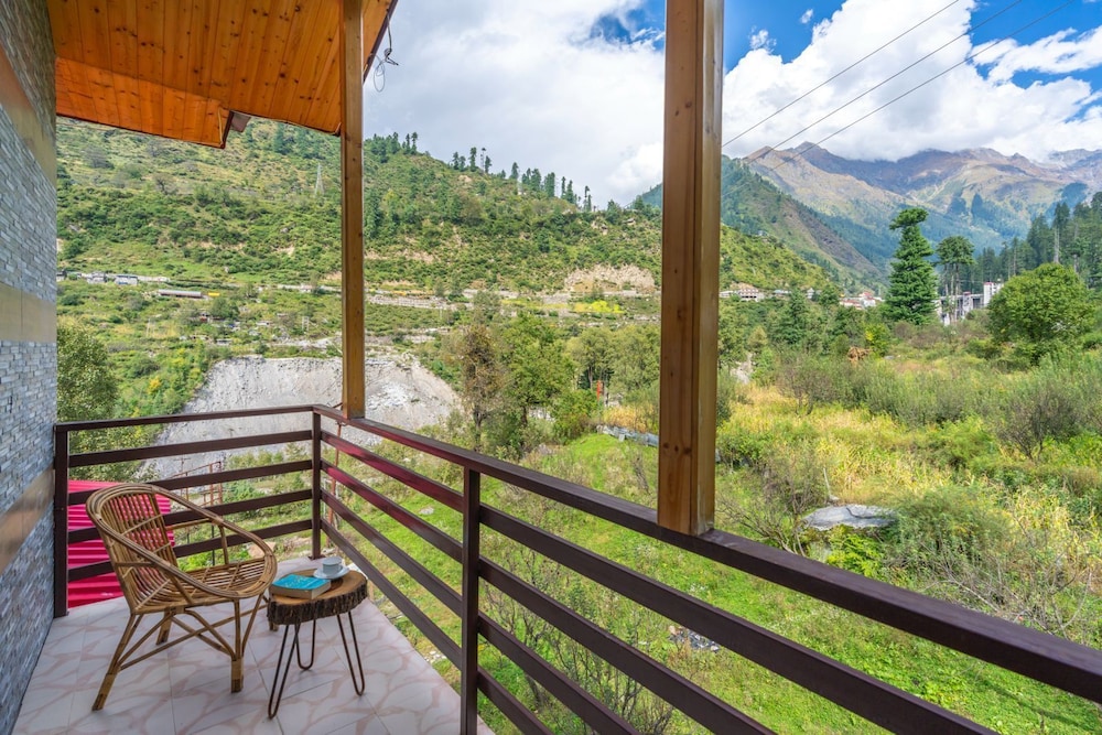 Deluxe Double Room, Balcony, Mountain View photo 2