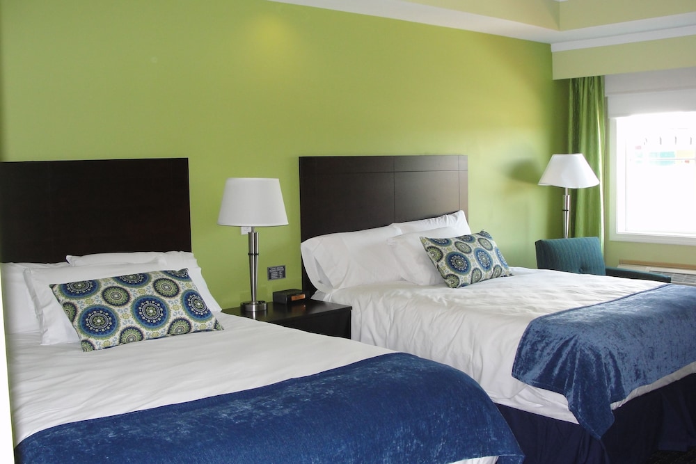 Choose from the Bonnie & Clyde, Marilyn Monroe room