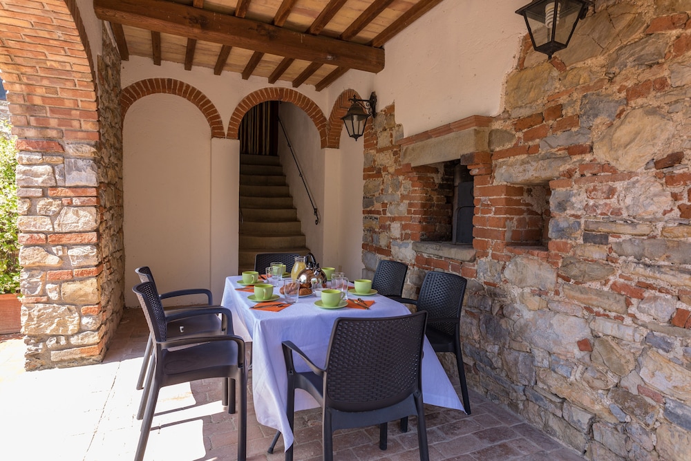Traditional Apartment, 2 Bedrooms, Hill View, Tower photo 2