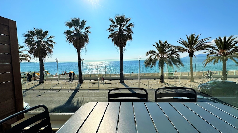 Elite Apartment, 2 Bedrooms, Terrace, Sea View photo 3
