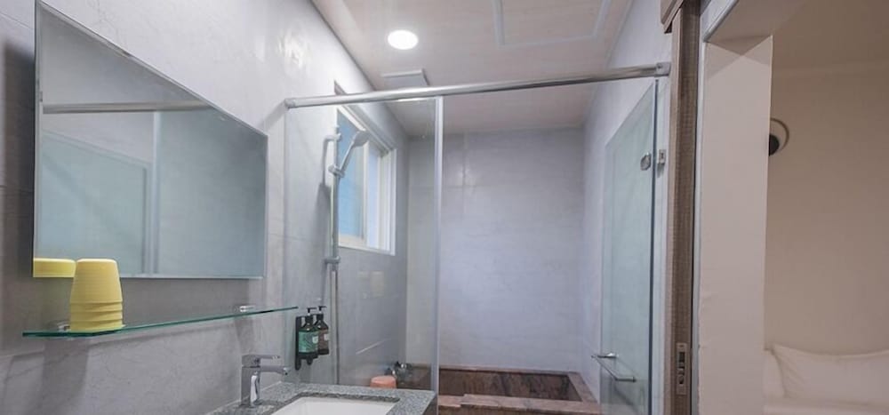 Double Room - Photo 6