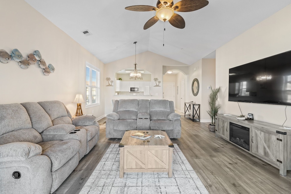 Condo, 2 Bedrooms