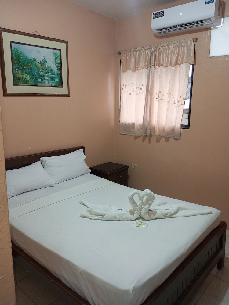 Economy Room, 1 Queen Bed, Non Smoking photo 2