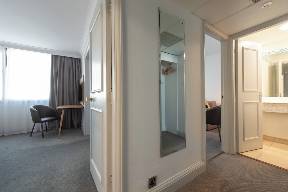Suite, 1 Bedroom - Photo 3