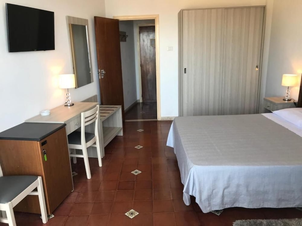 Double Room Single Use, Balcony photo 3