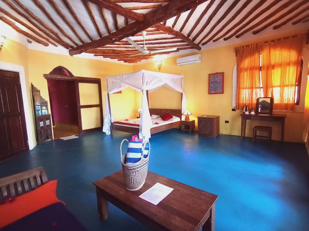 Junior Suite, Ocean View, Sea Facing (n 7)
