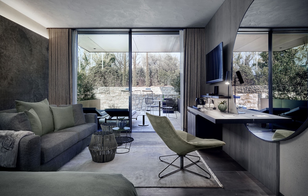 Junior Studio Suite photo 2