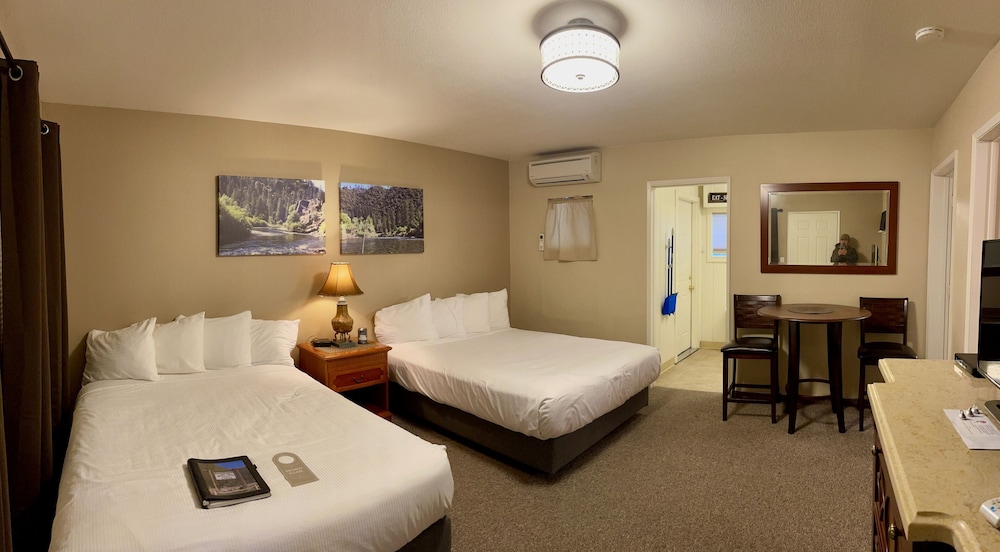 Deluxe Room, 2 Bedrooms, Kitchenette, River View photo 2