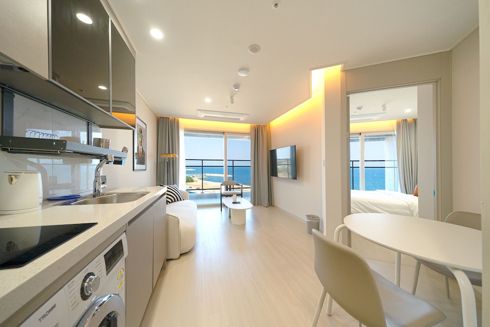 Premier Suite B