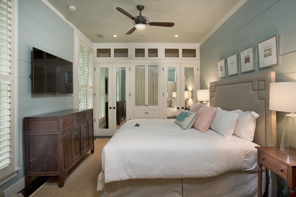 3 Bedroom Wilson Village Home 43
