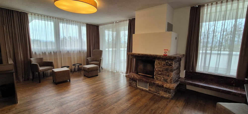 Deluxe Apartment, Garden View