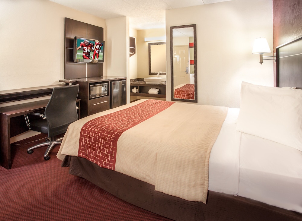 Superior Room, 1 King Bed, Accessible, Non Smoking - Photo 4