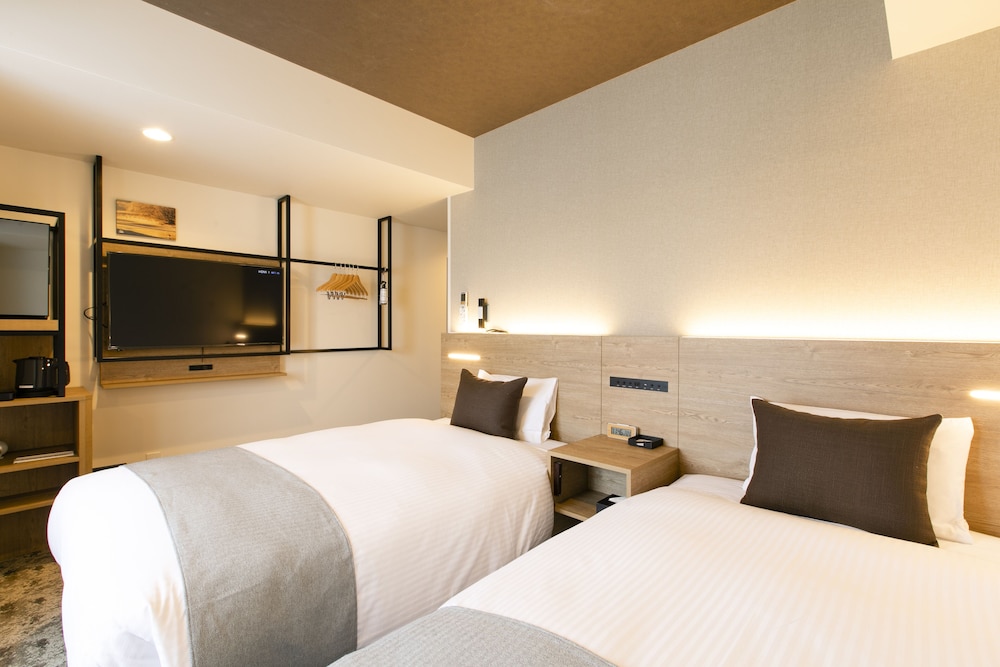 Superior Twin Room, Non Smoking - Photo 4