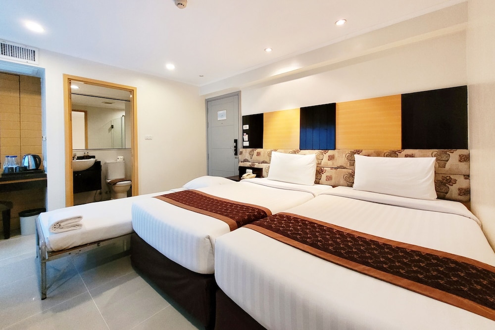 Superior room with extra bed photo 2