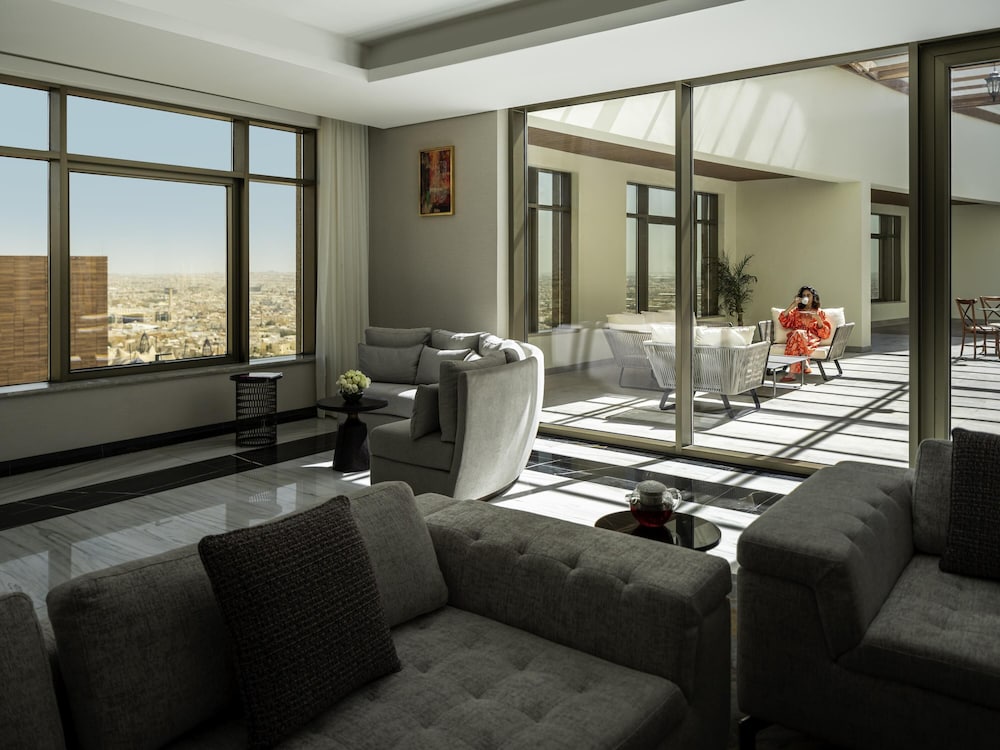 Royal Suite, Multiple Beds
