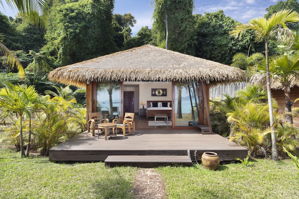Luxury Beachfront Villa - Photo 9