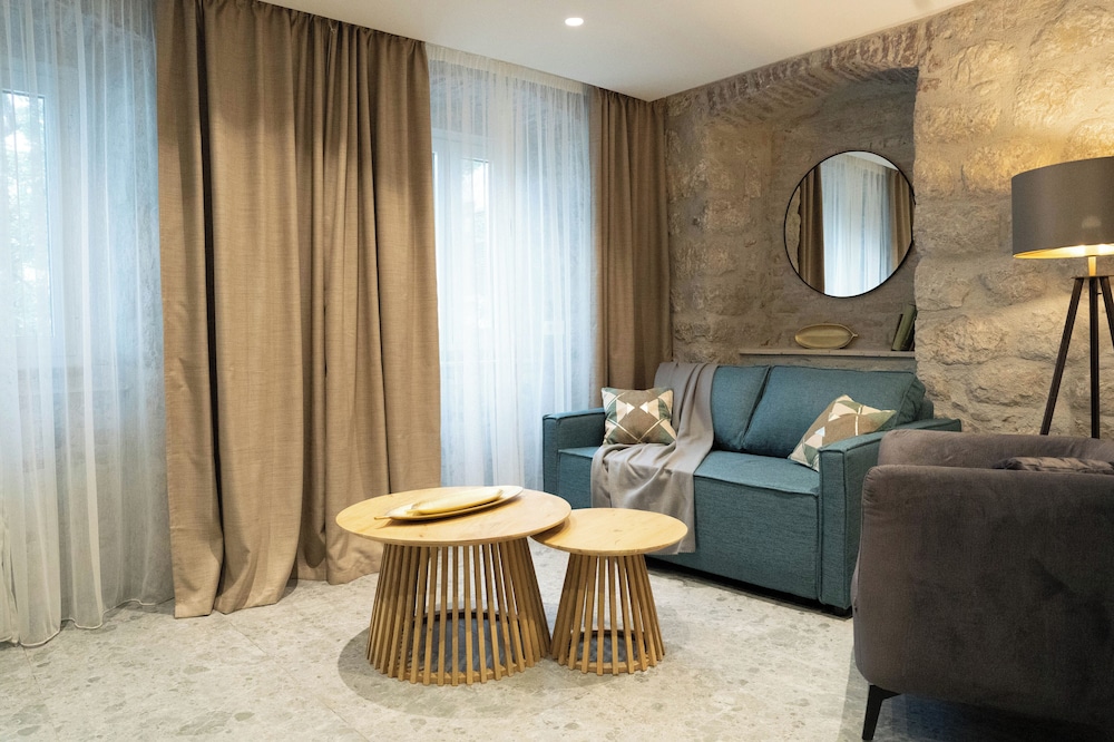Suite, Sea View, Annex Building